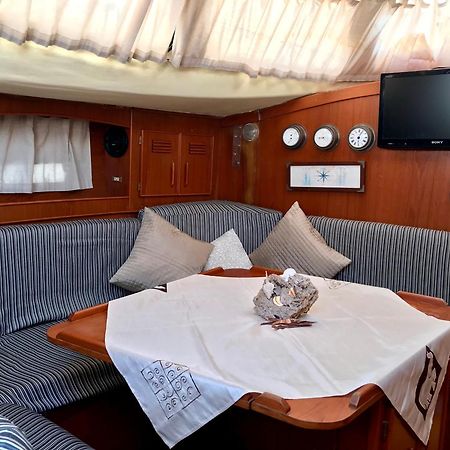 Sleep & Boats Barcelona City Sant Adria de Besos Exterior foto